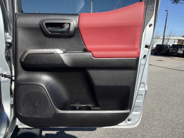 Used 2022 Toyota Tacoma SR5 w/ Technology Package image 19