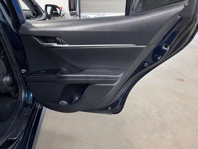 Used 2020 Toyota Camry LE FWD image 14