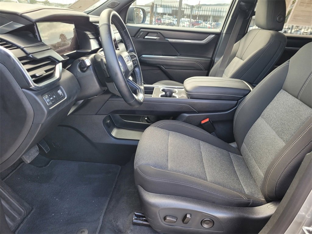 Used 2025 GMC Acadia Elevation image 16