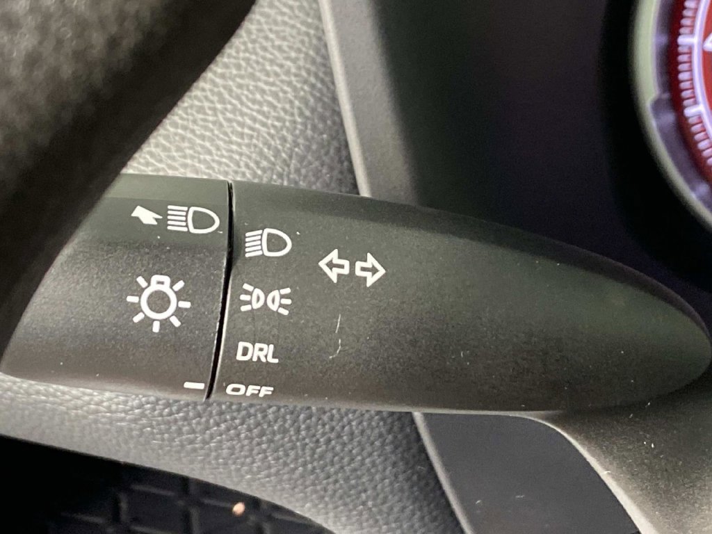 Used 2025 Toyota RAV4 LE AWD/4WD image 18
