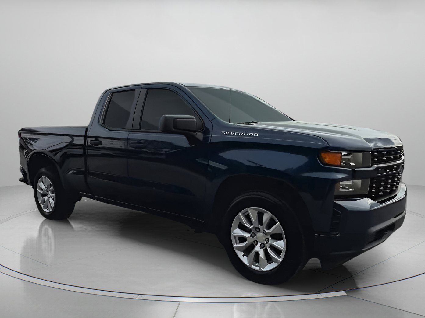 Used 2019 Chevrolet Silverado 1500 Custom w/ Custom Convenience Package image 2