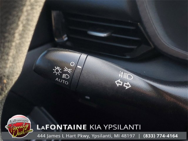 Used 2025 Nissan Sentra SV image 16