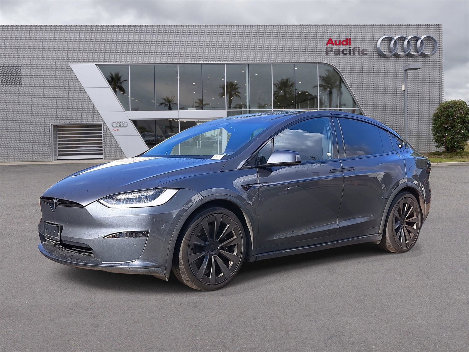Used 2022 Tesla Model X Plaid image 1