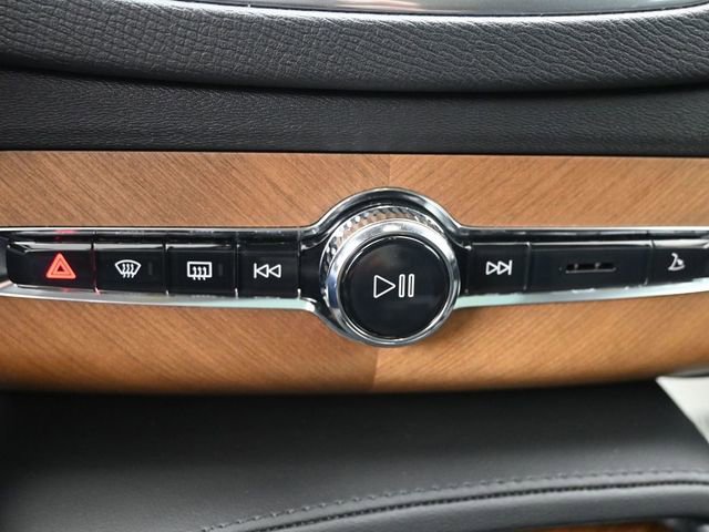 Used 2023 Volvo XC90 B6 Plus w/ Protection Package AWD/4WD image 12