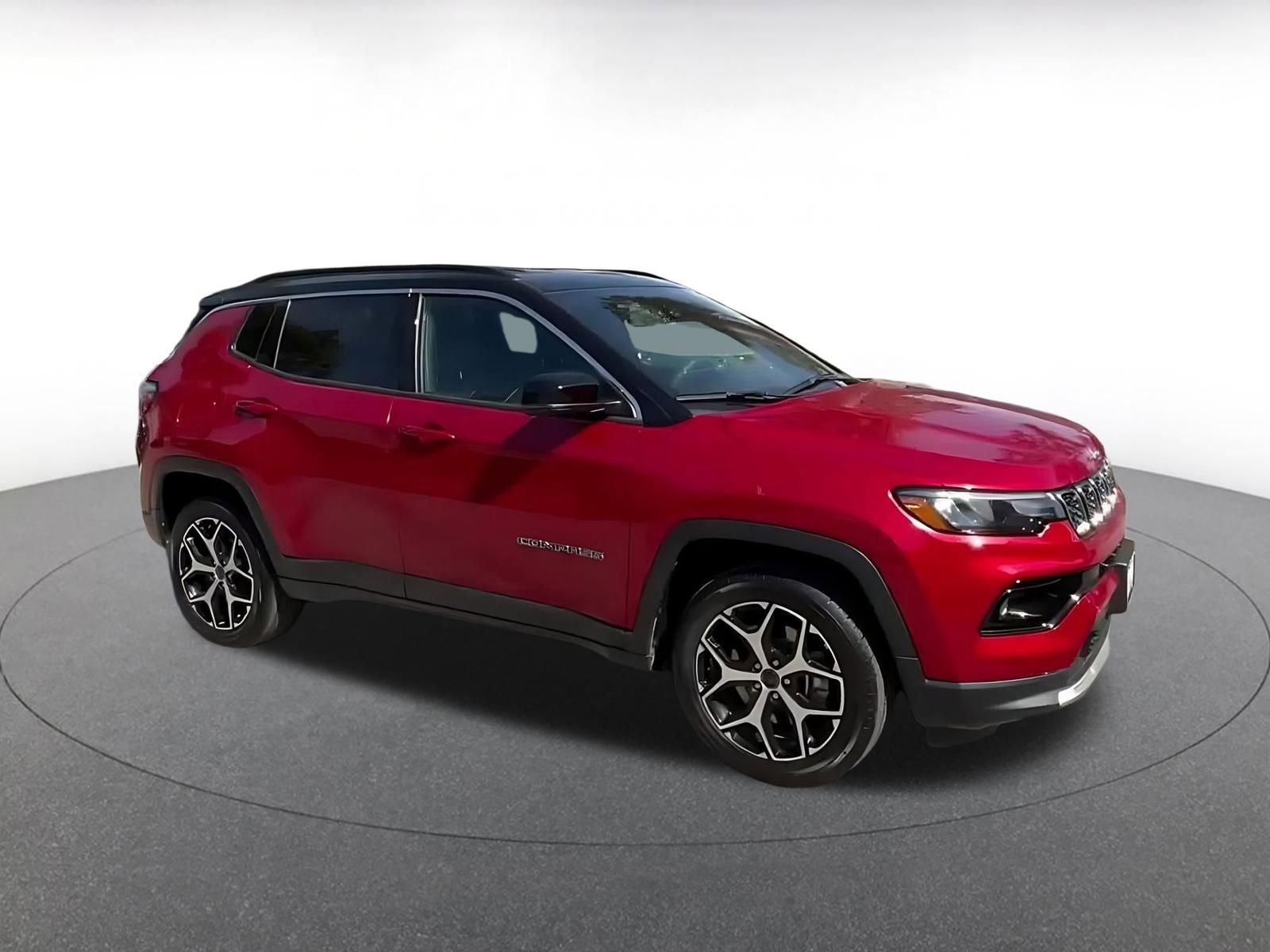 Used 2025 Jeep Compass Limited AWD/4WD image 2