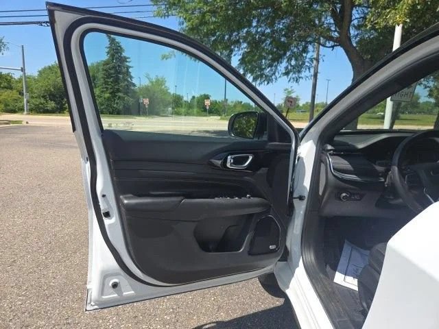 Used 2022 Jeep Compass High Altitude AWD/4WD image 15