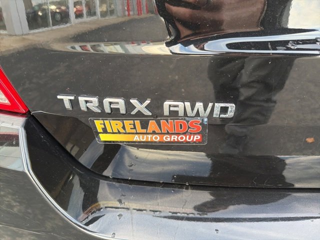 Used 2022 Chevrolet Trax LS w/ Tint and Cruise Package image 9