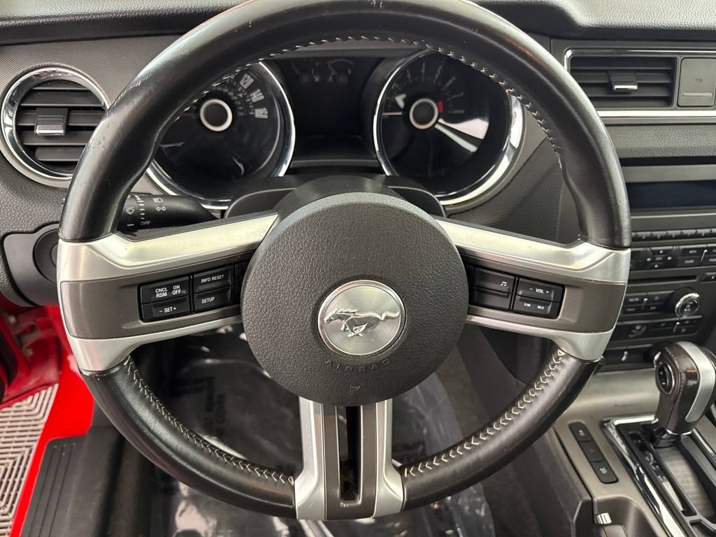 Used 2013 Ford Mustang Coupe RWD image 26