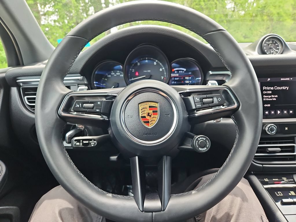 Certified 2026 Porsche Macan AWD/4WD image 35