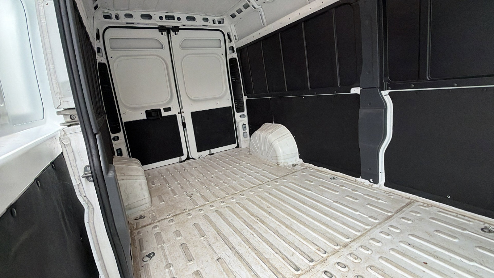 Used 2024 RAM ProMaster 2500 w/ Convenience Group FWD image 22