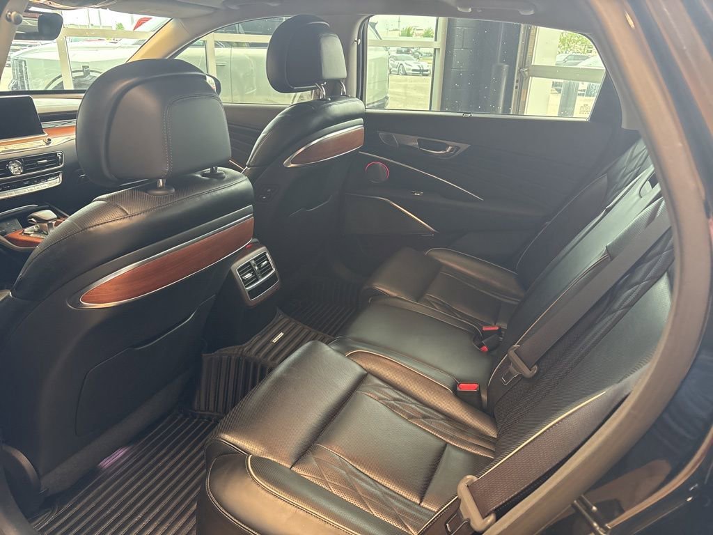 Used 2020 Kia K900 Luxury AWD/4WD image 18