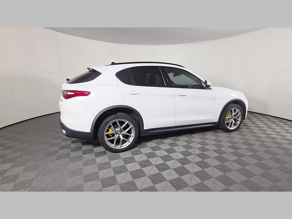 Used 2018 Alfa Romeo Stelvio Ti Sport AWD/4WD image 38