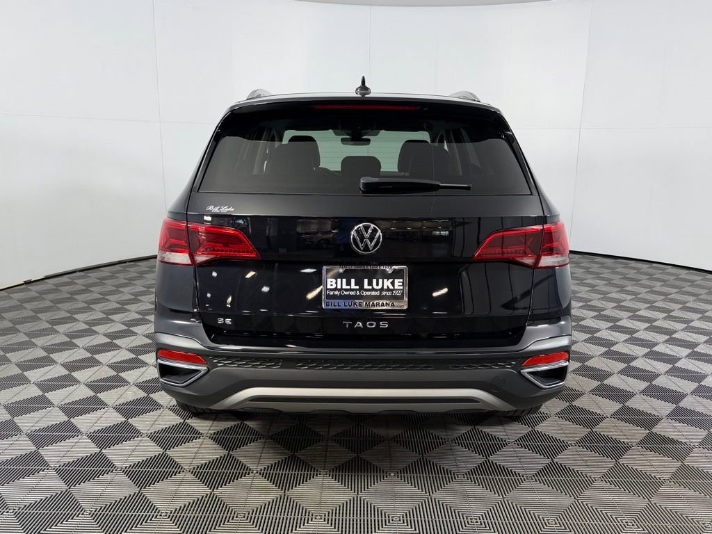 Used 2023 Volkswagen Taos SE w/ Black Wheel Package image 8