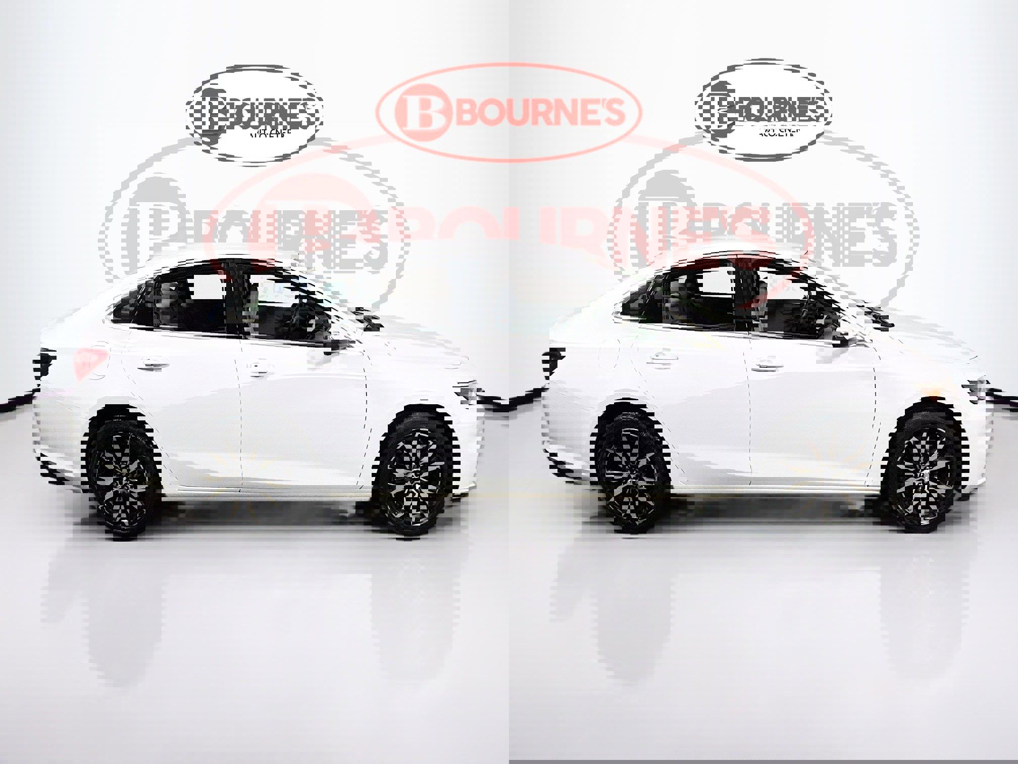 Used 2017 Chevrolet Malibu LT image 9