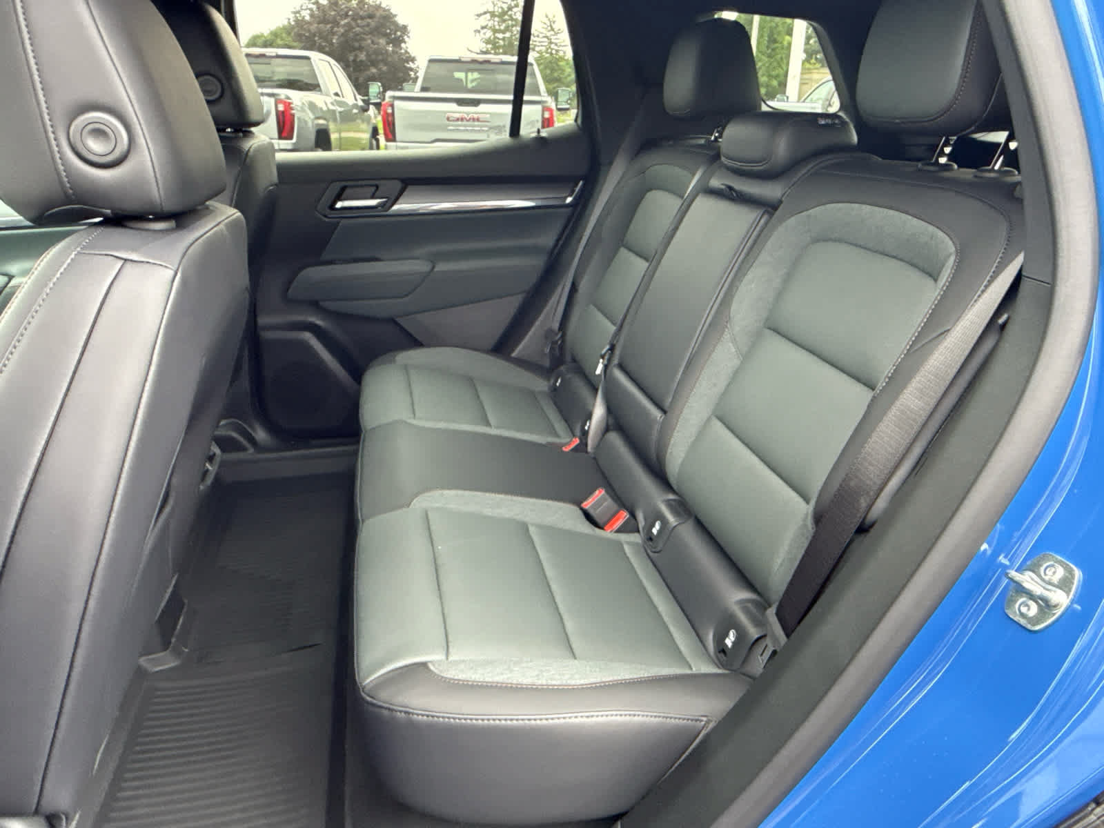 New 2027 GMC Terrain AT4 w/ Convenience Package III AWD/4WD image 22