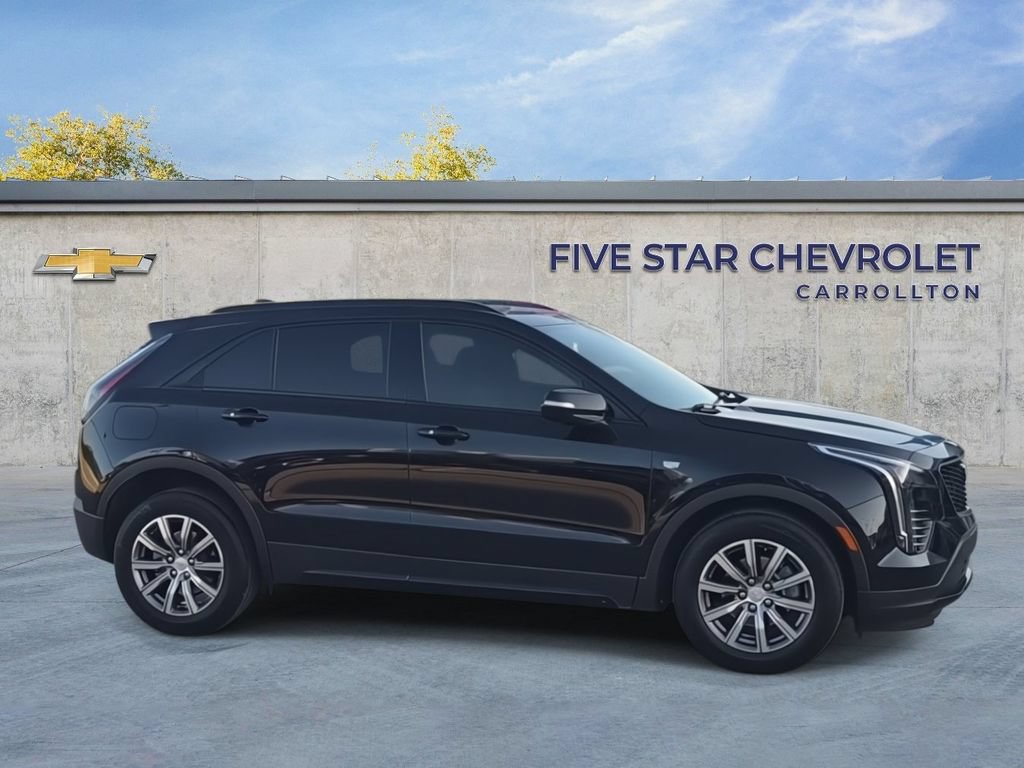 Used 2022 Cadillac XT4 Sport w/ Enhanced Visibility Package FWD image 9