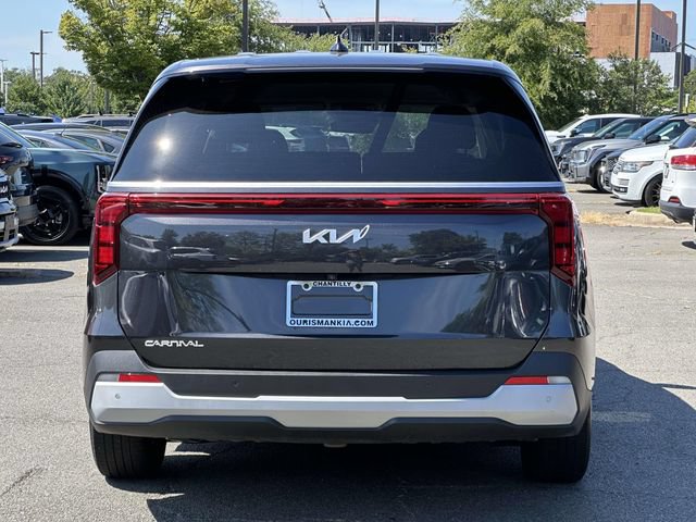 Used 2025 Kia Carnival LX FWD image 3