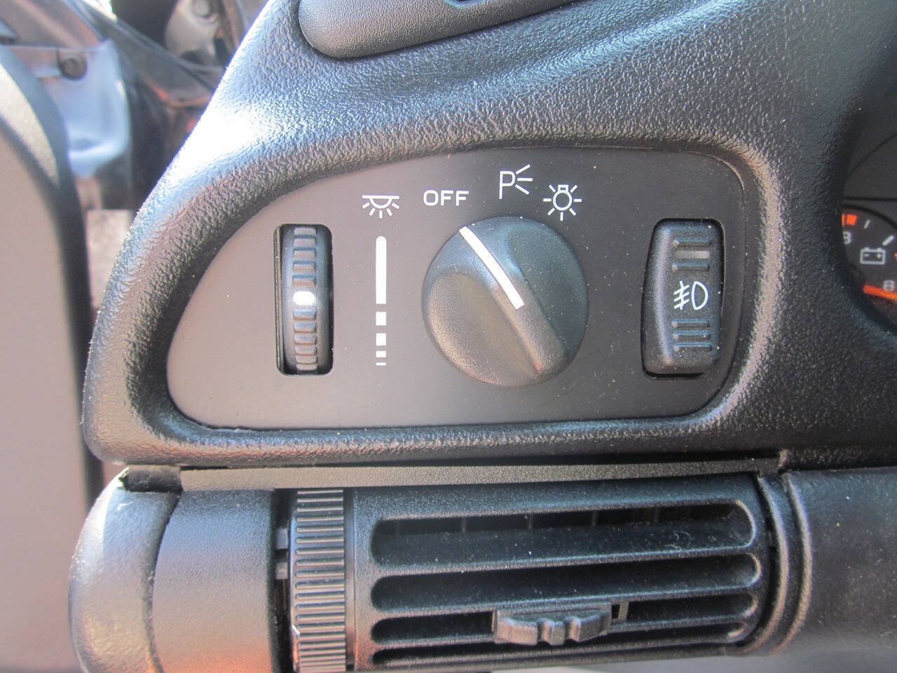Used 1996 Chevrolet Camaro Z28 RWD image 21