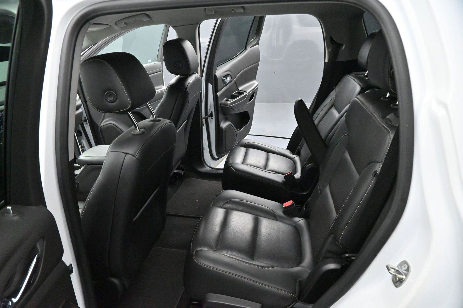 Used 2019 GMC Acadia SLT FWD image 30