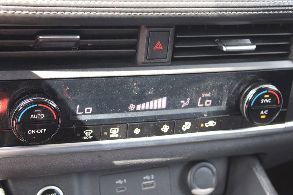 Used 2023 Nissan Rogue SV image 32