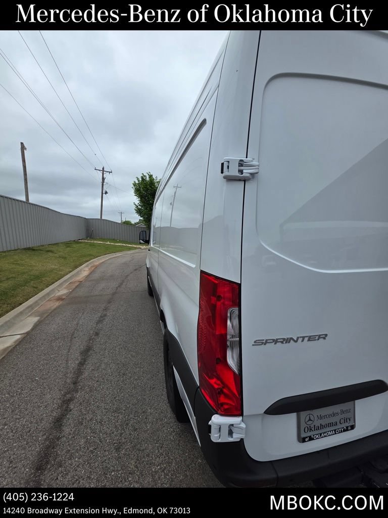 Used 2026 Mercedes-Benz Sprinter 2500 image 3
