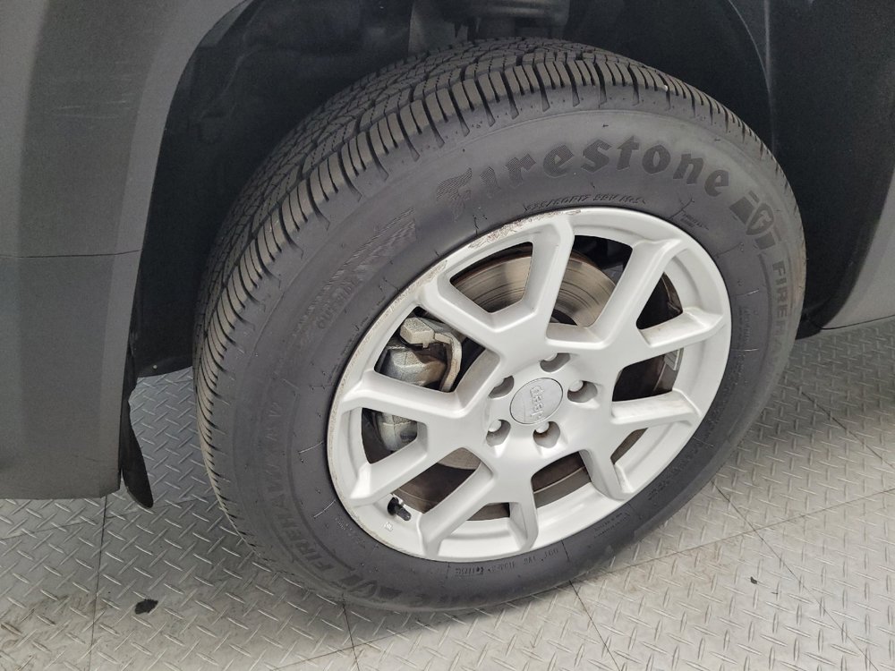 Used 2019 Jeep Renegade Latitude image 31