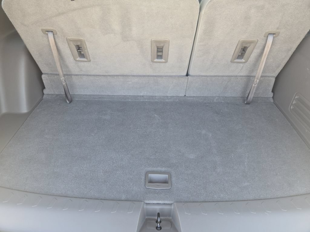 Used 2019 Chevrolet Traverse LT FWD image 32