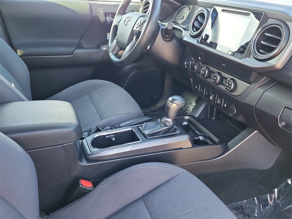Used 2019 Toyota Tacoma TRD Off-Road w/ Technology Package image 18