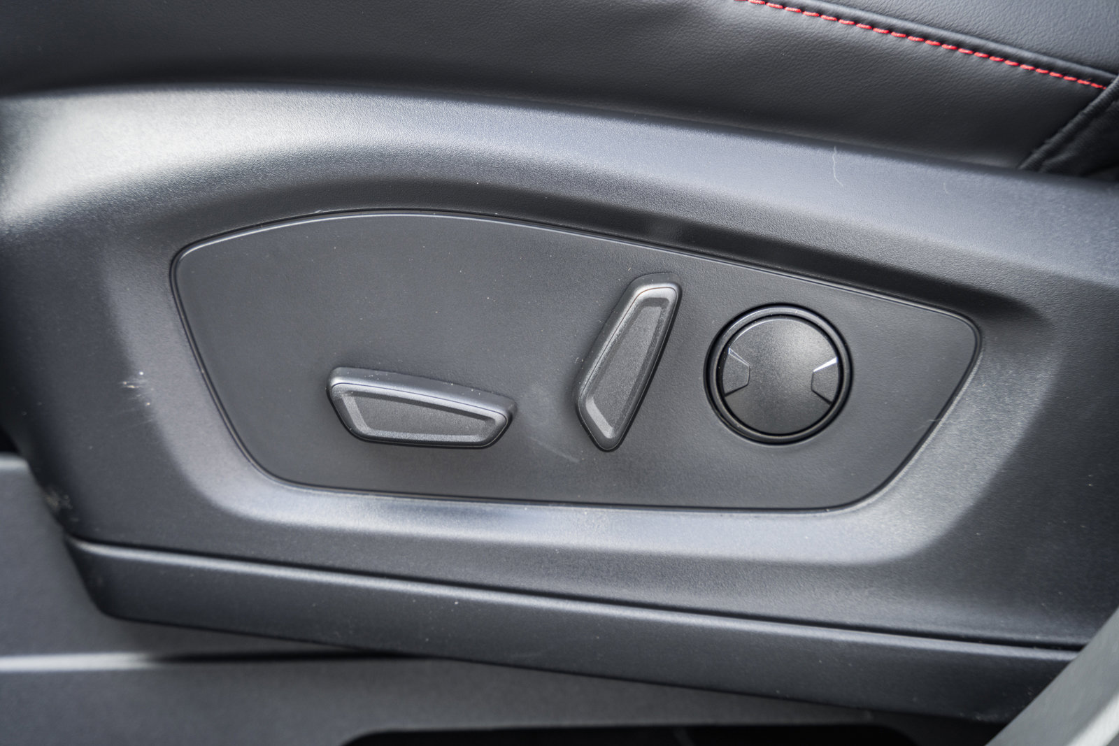 New 2026 Ford Explorer ST-Line w/ ST-Line Street Pack image 36