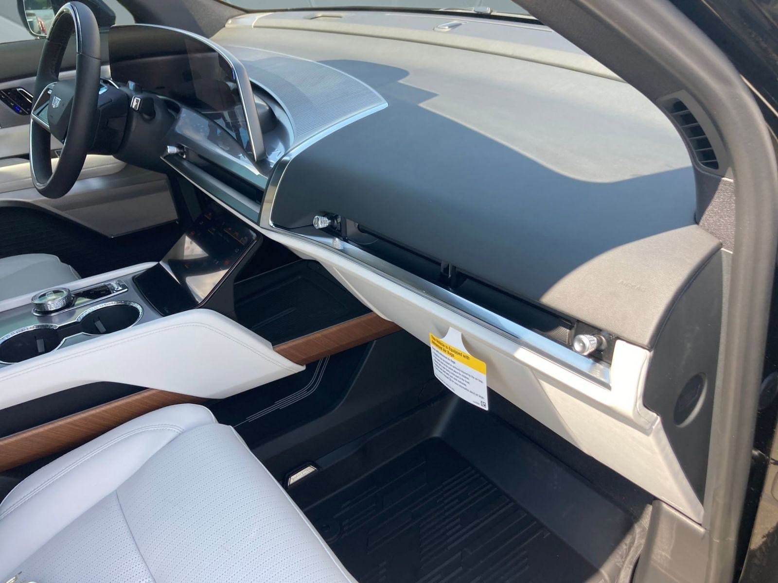 New 2026 Cadillac Vistiq Luxury w/ LPO, Floor Liner Package image 18