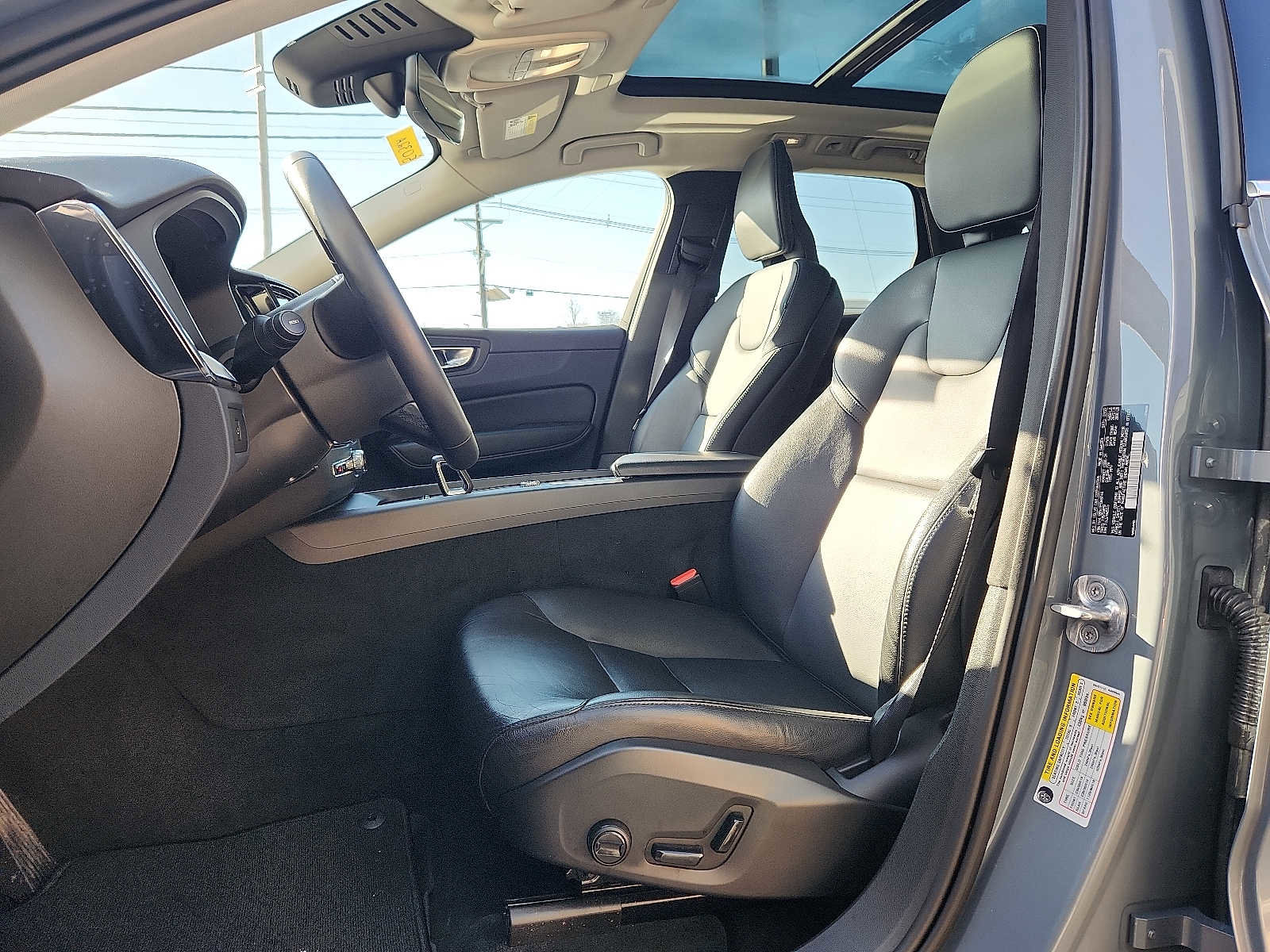 Certified 2023 Volvo XC60 B5 Core w/ Climate Package image 13