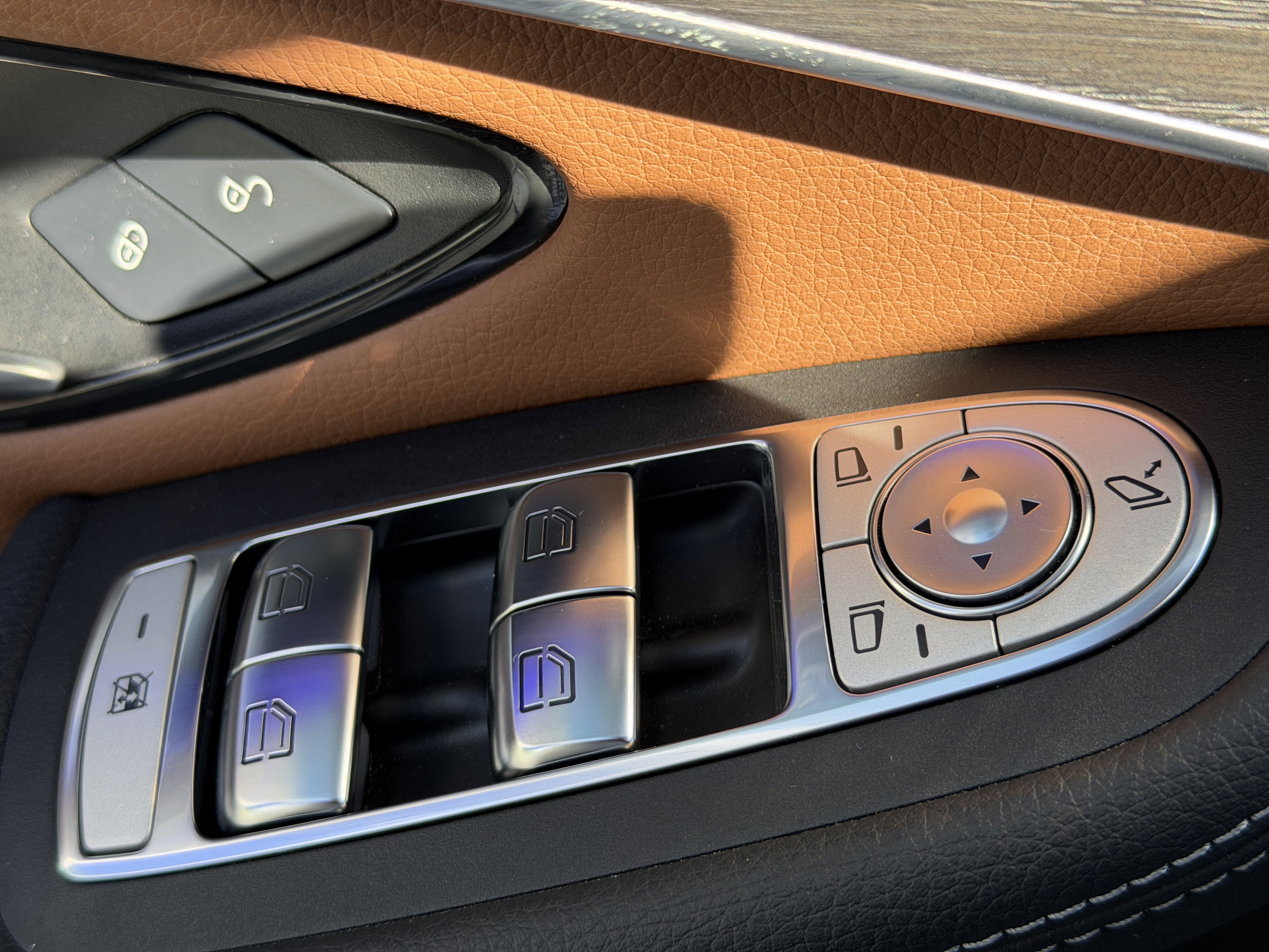 Used 2020 Mercedes-Benz GLC 300 image 16