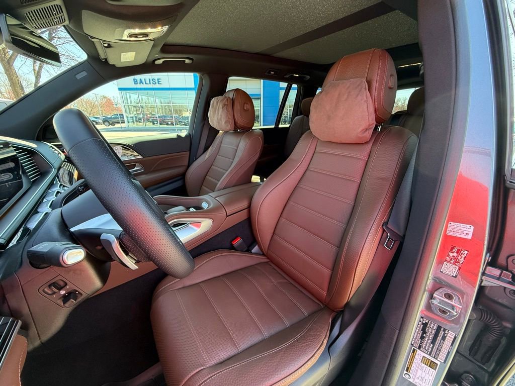 Used 2025 Mercedes-Benz GLS 580 4MATIC image 26
