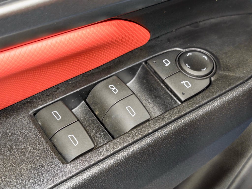 Used 2024 Chevrolet Equinox EV RS FWD image 8