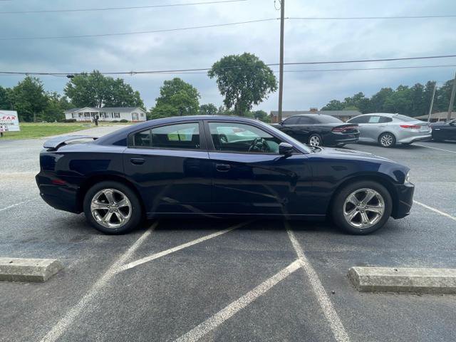Used 2014 Dodge Charger SXT w/ Sport Appearance Group RWD image 5