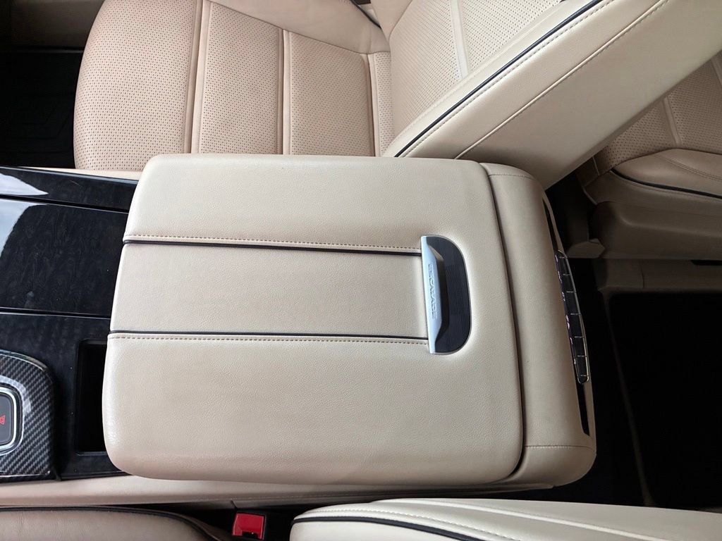 Used 2023 Cadillac Escalade Premium Luxury w/ Performance Package AWD/4WD image 45