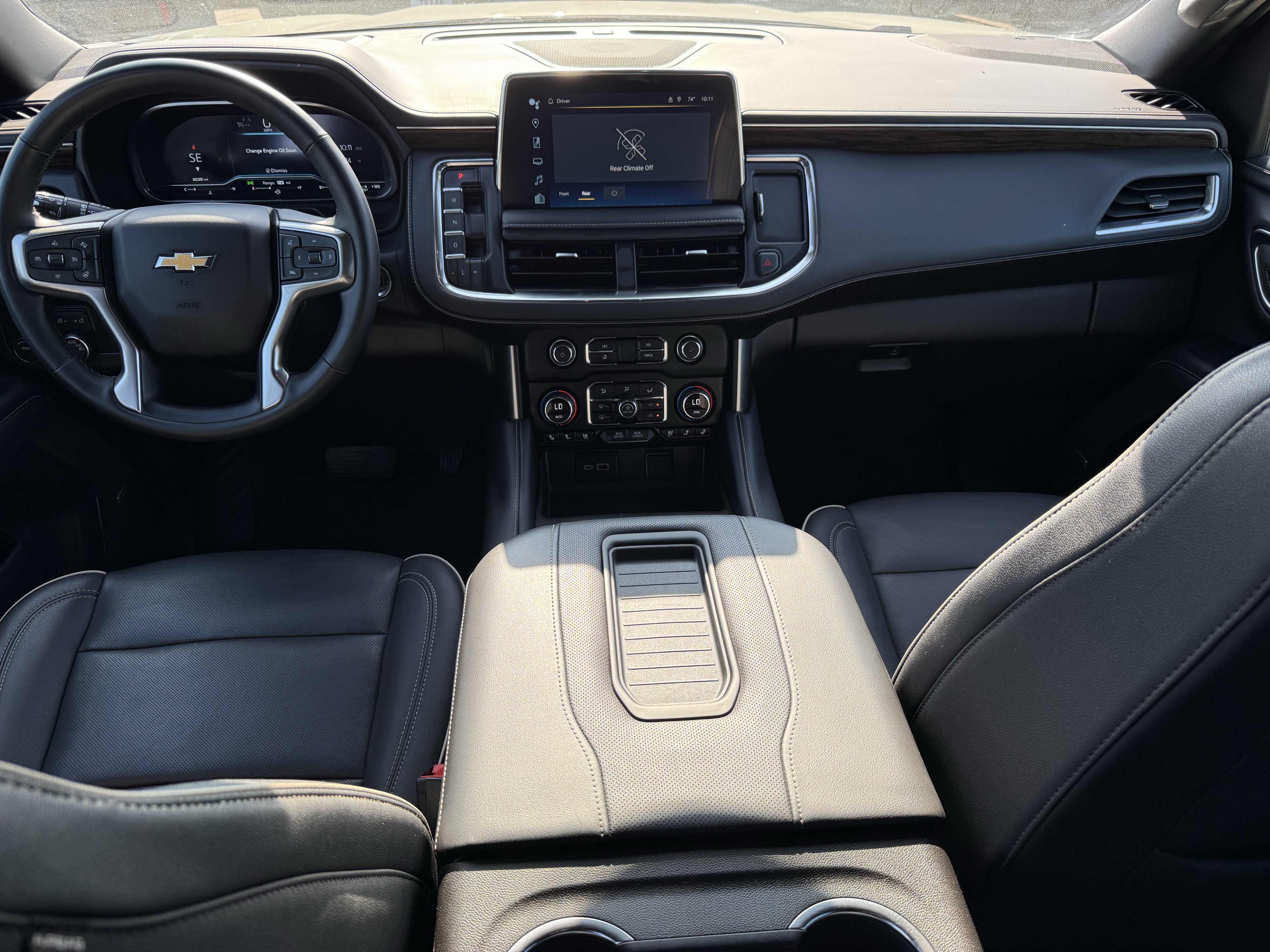 Used 2023 Chevrolet Suburban Premier image 13