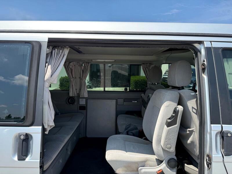 Used 2003 Volkswagen Eurovan MV image 17
