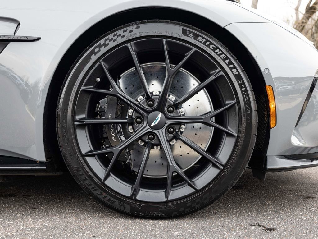 Used 2025 Aston Martin V8 Vantage Coupe image 55