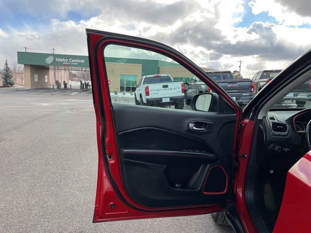 Used 2019 Jeep Compass Trailhawk image 27