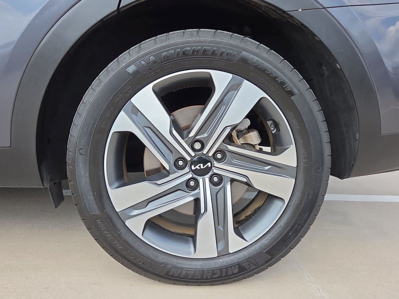 Certified 2023 Kia Sorento SX Prestige AWD/4WD image 13