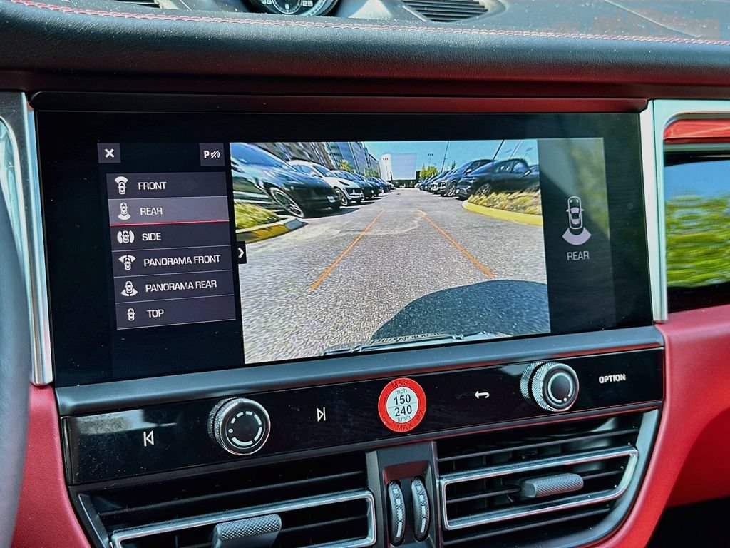 Certified 2024 Porsche Macan S AWD/4WD image 17