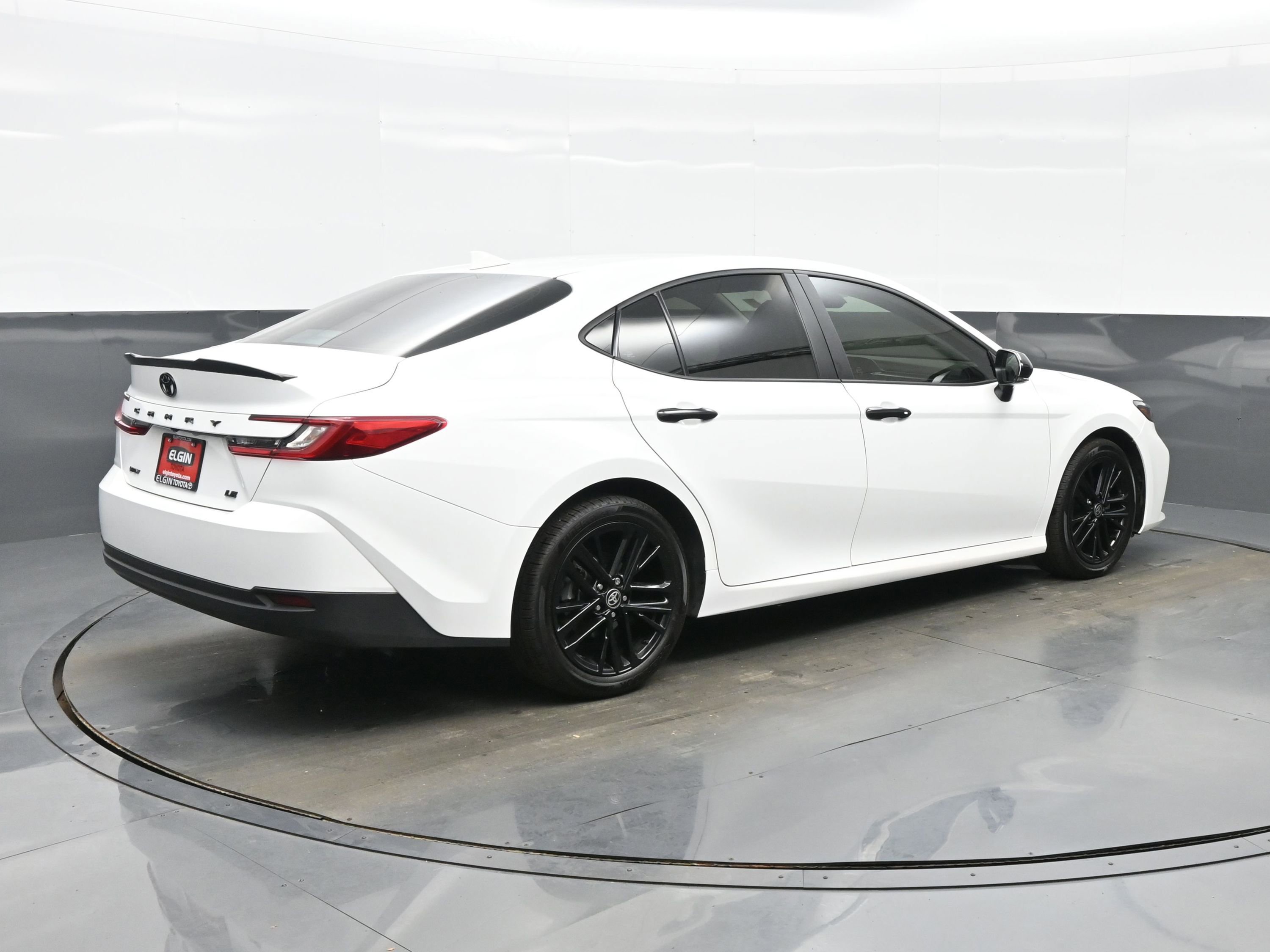 Used 2025 Toyota Camry LE w/ Convenience Package image 6
