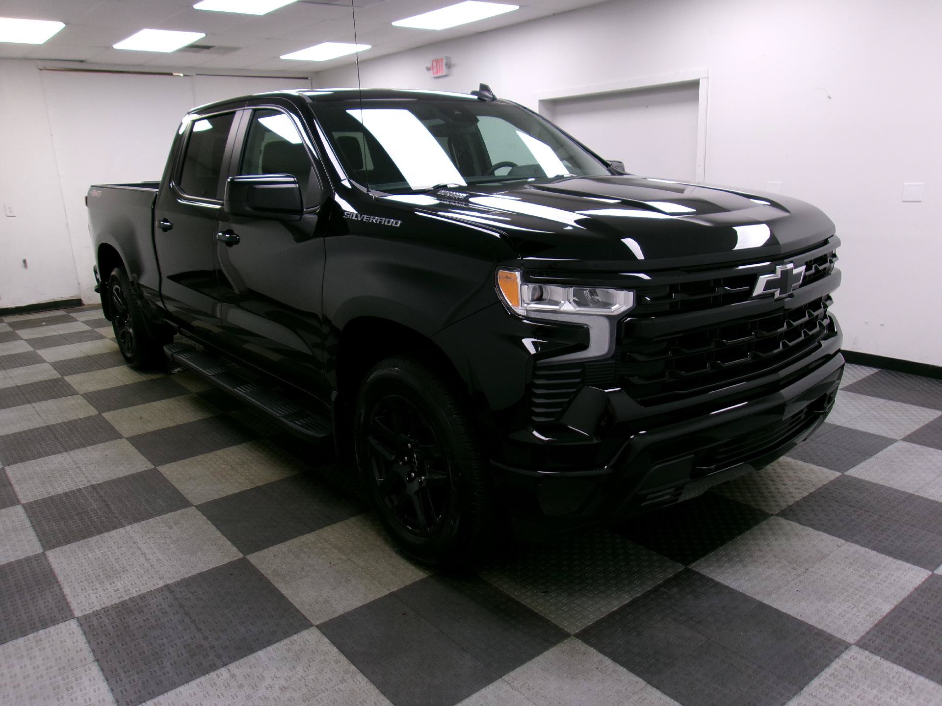 Used 2024 Chevrolet Silverado 1500 RST w/ Protection Package AWD/4WD image 15