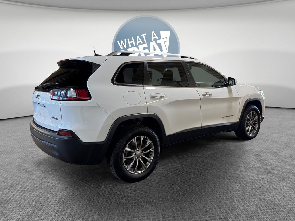Used 2019 Jeep Cherokee Latitude Plus w/ Comfort/Convenience Group AWD/4WD image 3