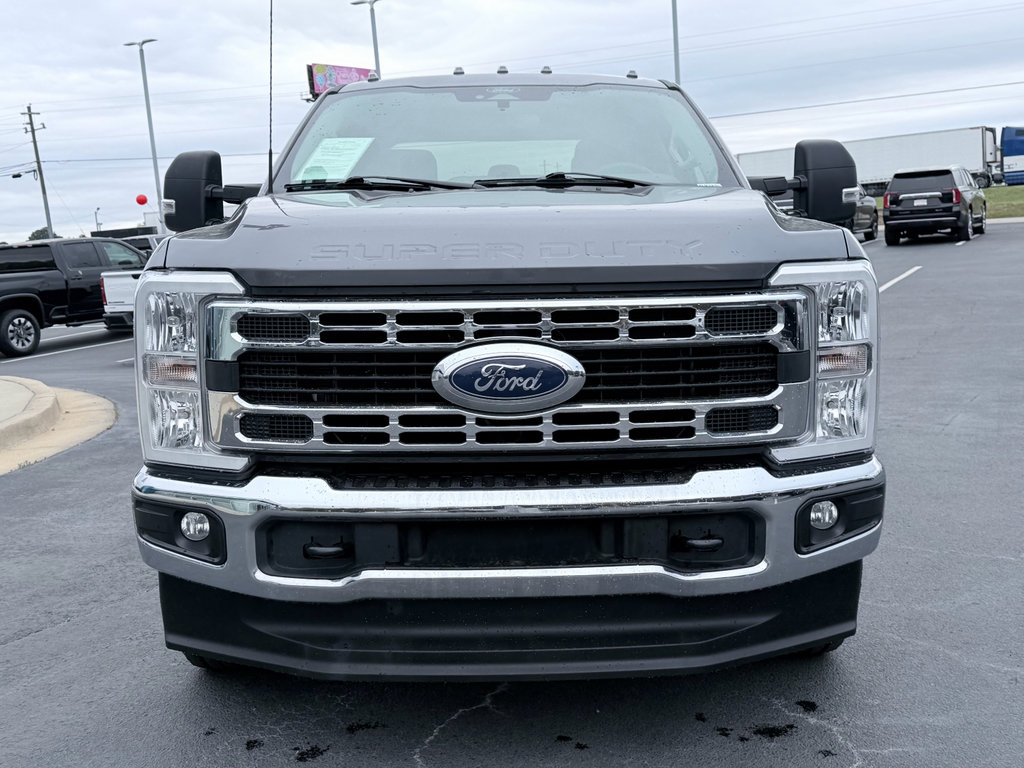 Used 2024 Ford F350 XLT image 3