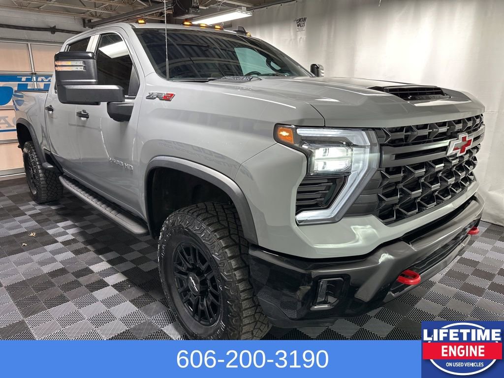 Used 2024 Chevrolet Silverado 2500 ZR2 w/ Technology Package image 6