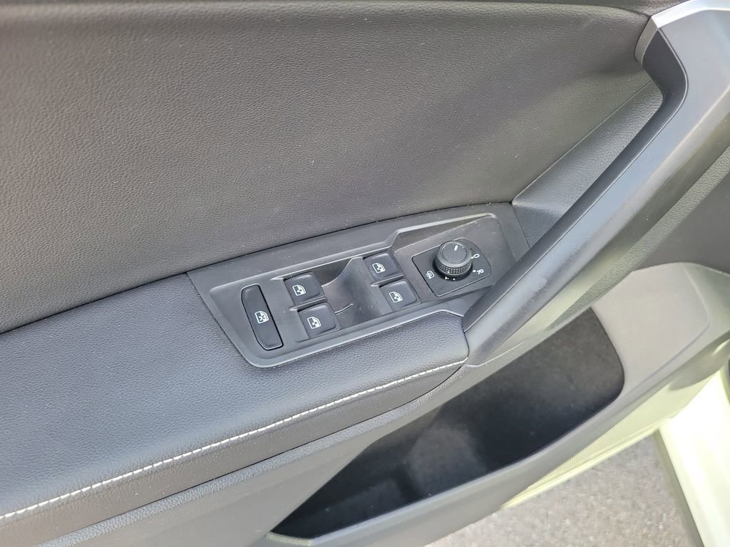 Used 2024 Volkswagen Tiguan S image 16