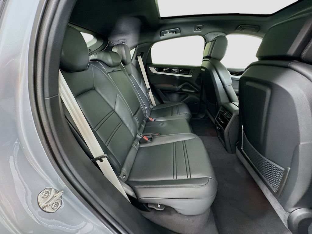 New 2026 Porsche Cayenne Coupe AWD/4WD image 28