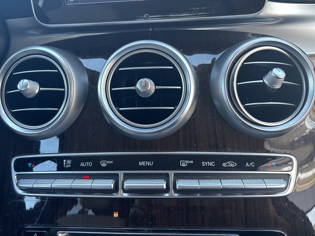 Used 2019 Mercedes-Benz GLC 300 4MATIC image 34